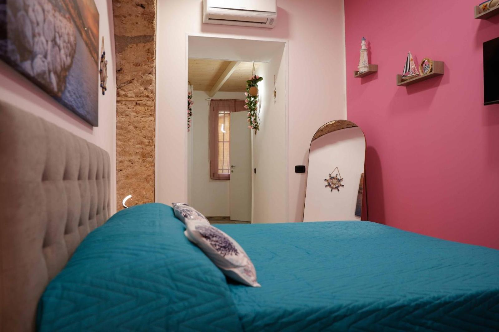 Stay In The Heart Of Salerno - Near The Duomo "La Finestra Sul Borgo" Εξωτερικό φωτογραφία